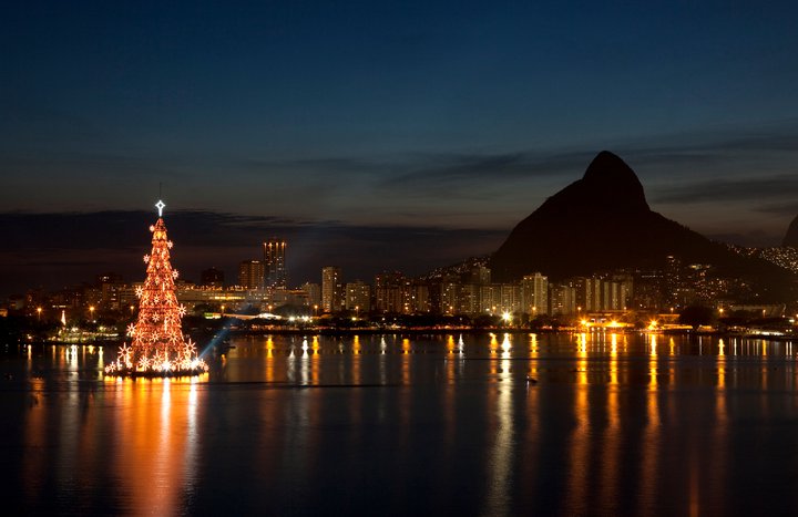 Sem presentes para o Rio: Depois de 20 anos, A Lagoa Rodrigo de Freitas não  terá a tradicional Árvore de Natal - Heloisa Tolipan