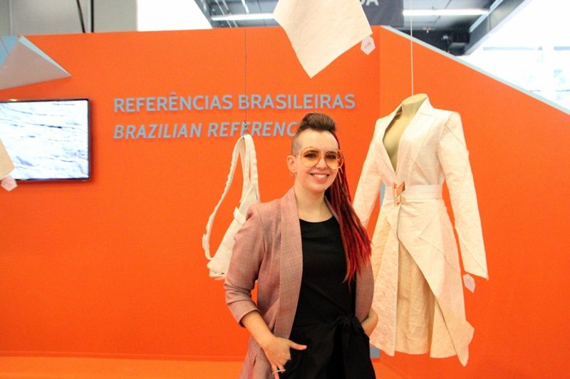Julia Webber, integrante do Núcleo de Design da Assintecal, coordenado por Walter Rodrigues, vai apresentar no Inspiramais 2020_I o projeto Referências Brasileiras (Foto: Henrique Fonseca)