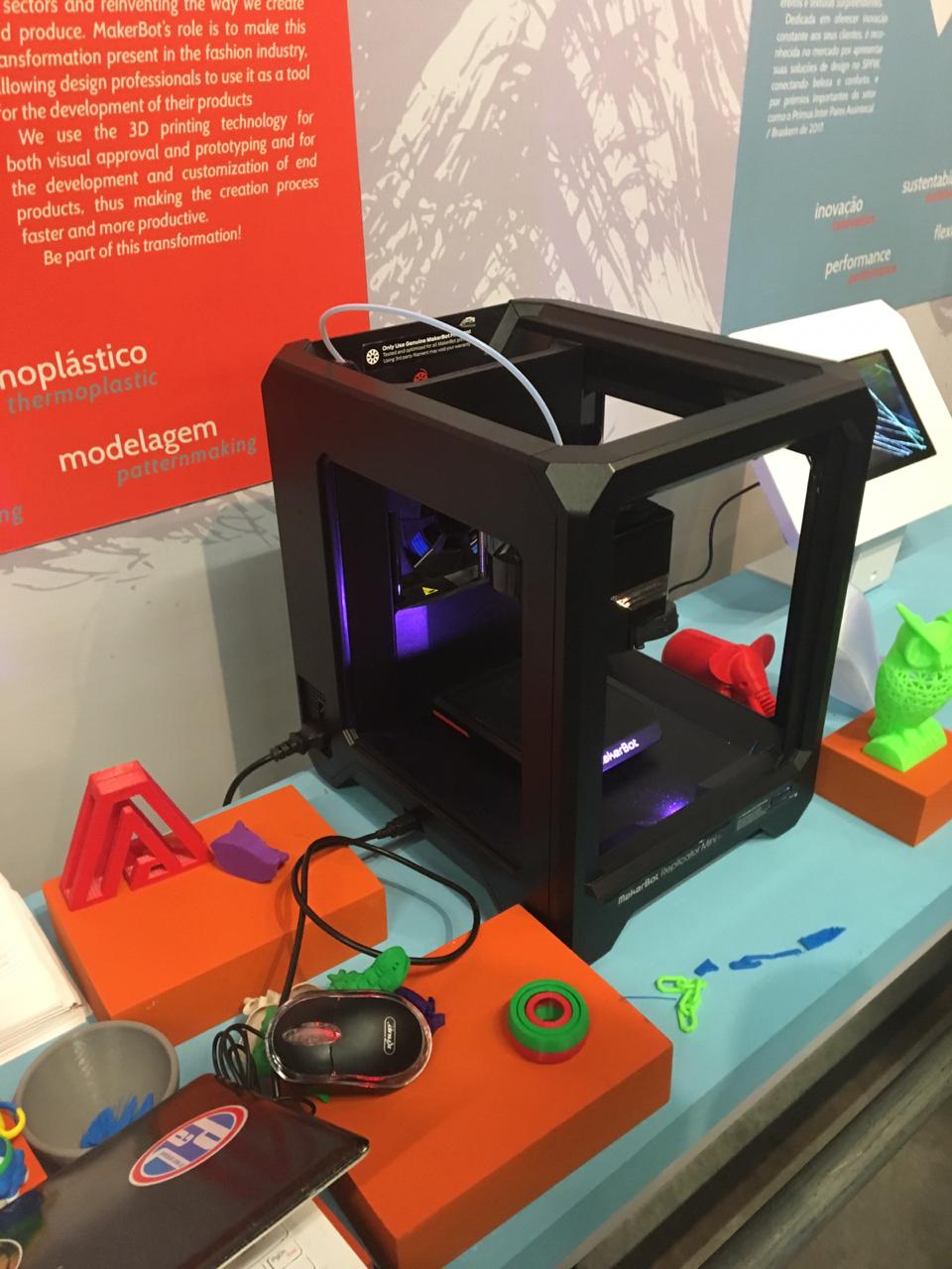 A Makerbot e a tecnologia de impressão 3D para prototipagem, desenvolvimento e personalização de produtos finais