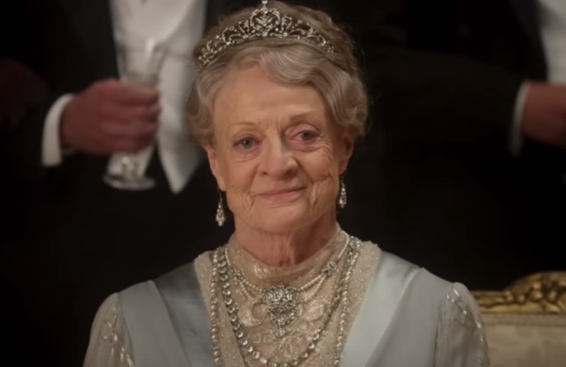 Dame Maggie Smith volta a interpretar a impagável Lady Violet no filme 'Downton Abbey'