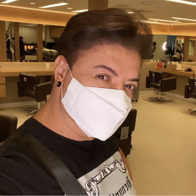 David teve Covid-19, em março do ano passado. Mesmo assim, sempre usa máscara quando vai trabalhar (Foto: Reprodução Instagram)