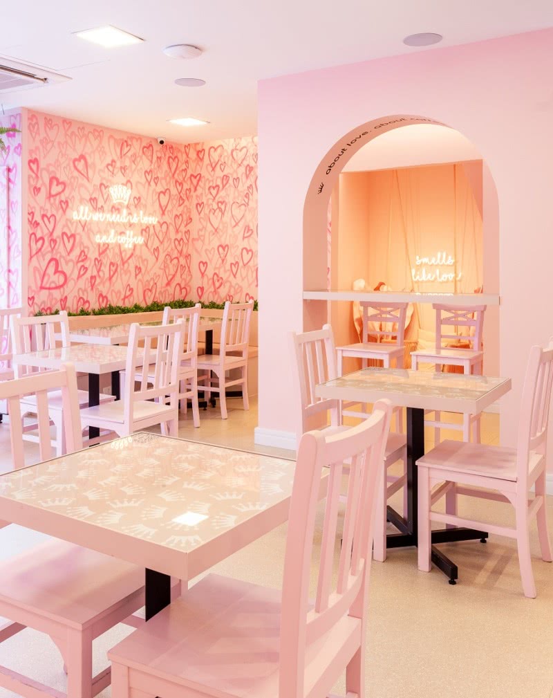 Dia Mundial do Café: Cherie lança o Pink Latte Cherie, um café cor