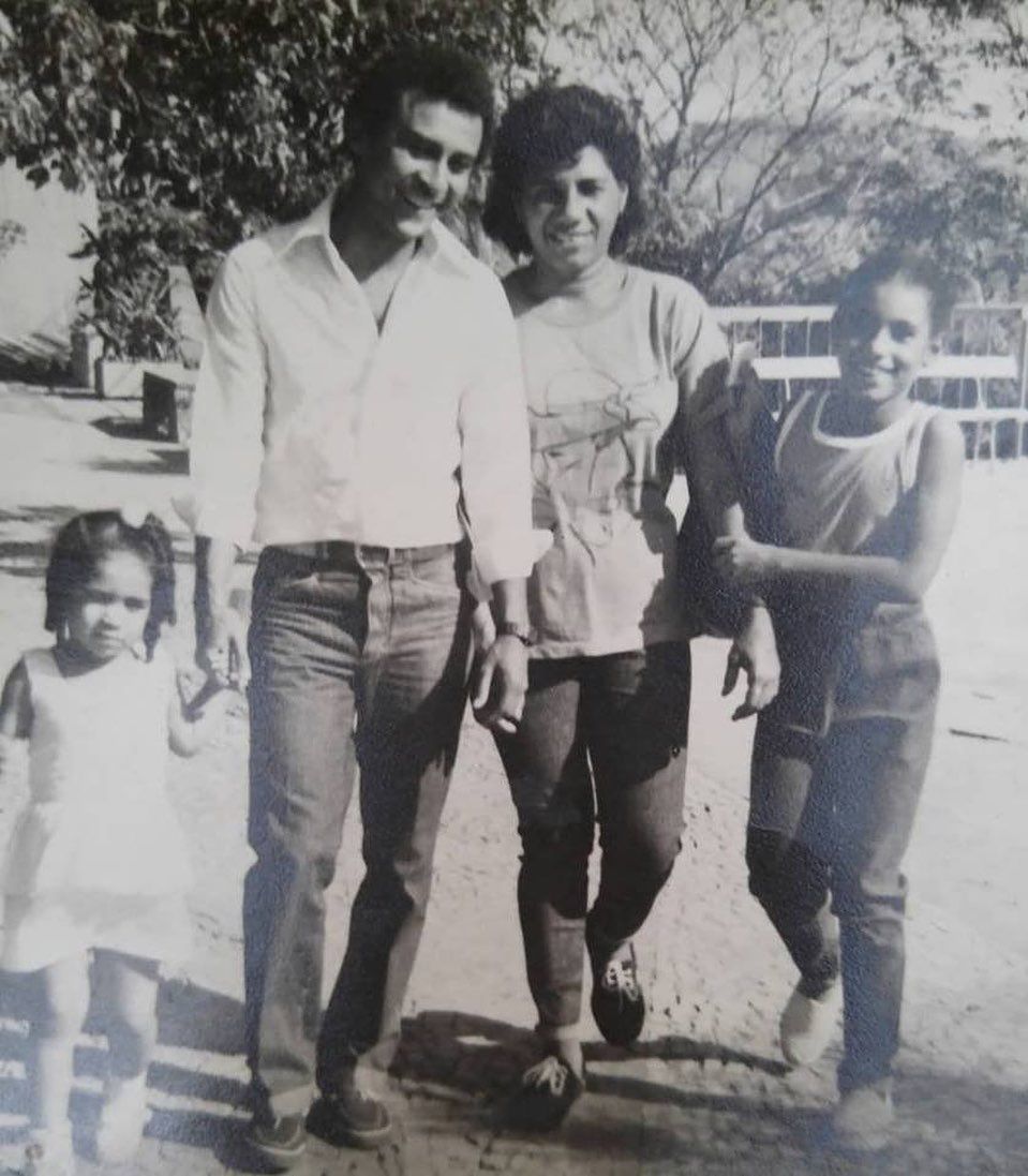 Anielle Franco, os pais Antonio e Marinete e Marielle (Acervo pessoal)