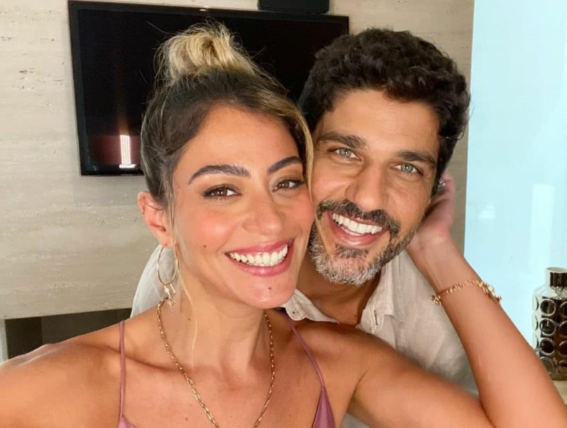 Carol e Bruno Cabrerizo: "Acaba sendo uma relação mais madura, mais parceira neste momento. Só sendo pai e mãe para entender. Os filhos são prioridade" (Reprodução Instagram)