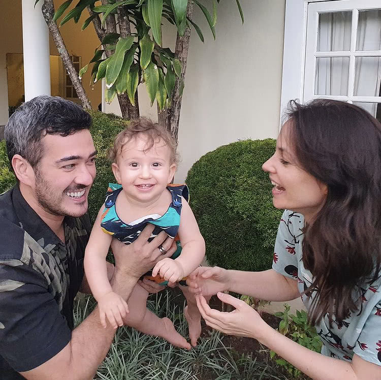 Marcos Veras e Rosanne Mulholland com o filho Davi (Foto: Reprodução Instagram)