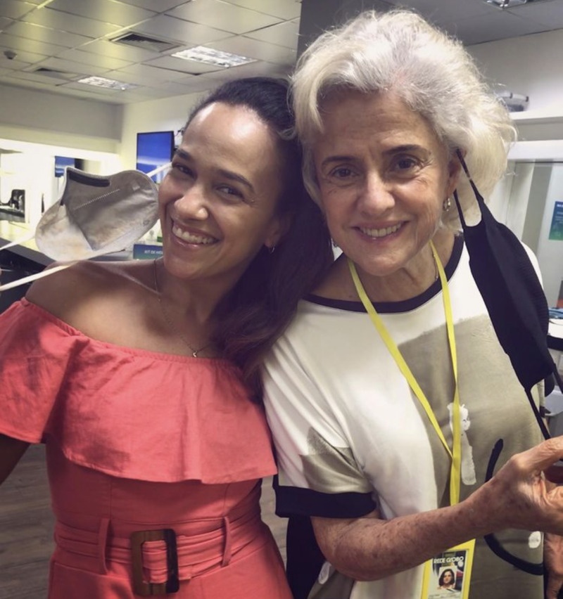 Georgina Castro e Marieta Severo nos bastidores de Um Lugar Ao Sol (Foto: Reprodução Instagram)