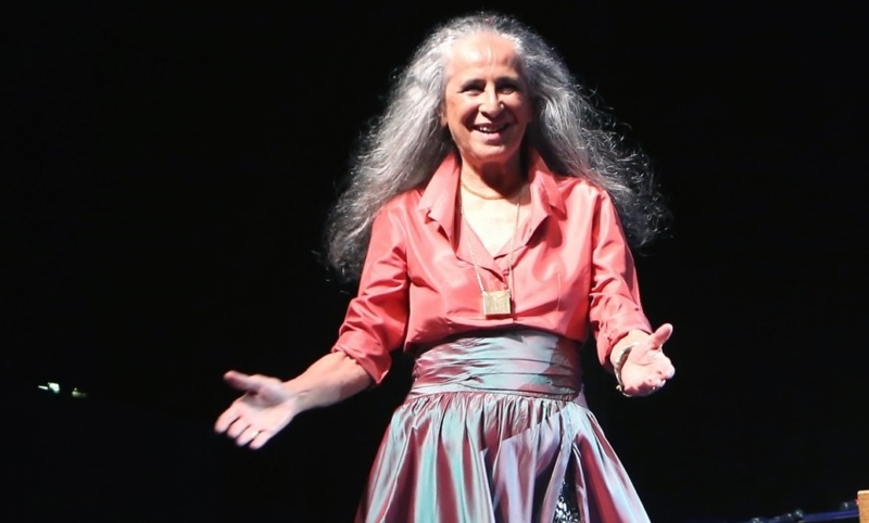 Izabella Bicalho, ex-Narizinho do Sítio do Picapau e hoje no teatro como  mãe de Sidney Magal, vai ser avó aos 50 anos - Heloisa Tolipan
