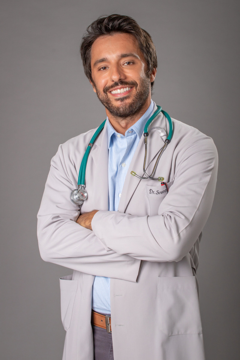 João Fenerich caracterizado como dr. Soares, em Quanto Mais vida, Melhor! (Foto: Globo)