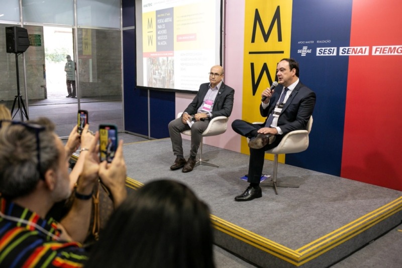 Superintendente do Sebrae Minas, Afonso Maria Rocha (à esquerda), analisou o trabalho fundamental de apoio às micro e pequenas empresas e a parceria com o Minas Trend (Foto: Divulgação/FIEMG)