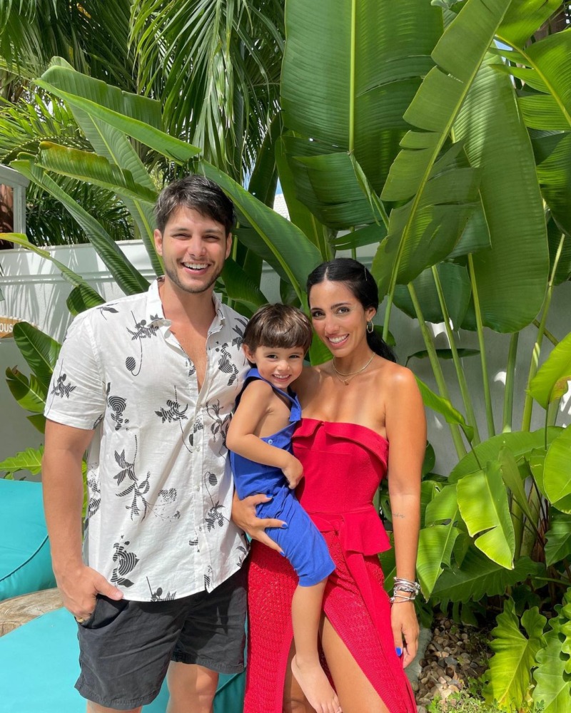 Jade Seba com o marido Bruno Guedes, e o filho do casal, Zion, que completa 3 anos dia 22 (Reprodução/ Instagram)