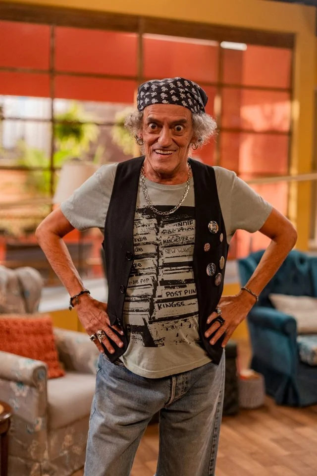 O ator e humorista Ataide Arcoverde em 'Família Paraíso', no Multishow (Divulgação/ Multishow)