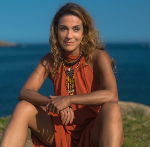 Izabella Bicalho, ex-Narizinho do Sítio do Picapau e hoje no teatro como  mãe de Sidney Magal, vai ser avó aos 50 anos - Heloisa Tolipan