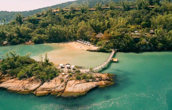 Vista geral do Ponta dos Ganchos Exclusive Resort localizado em Governador Celso Ramos (Divulgação)