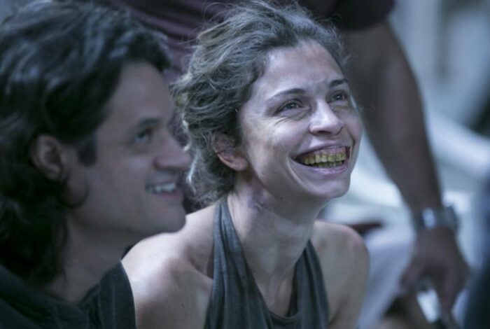 Álamo Facó e a atriz em cena de 'Verdades Secretas', papel que lhe vendeu reconhecimento profissional e a indicação ao Emmy (Divulgação/ Globo)