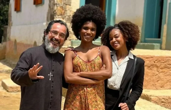 Nos bastidores de 'Mar do Sertão': Nanego Lira, Mariana Sena e Heloisa Jorge, que fala da pastora evangélica que vive na trama (Divulgação/ Globo)