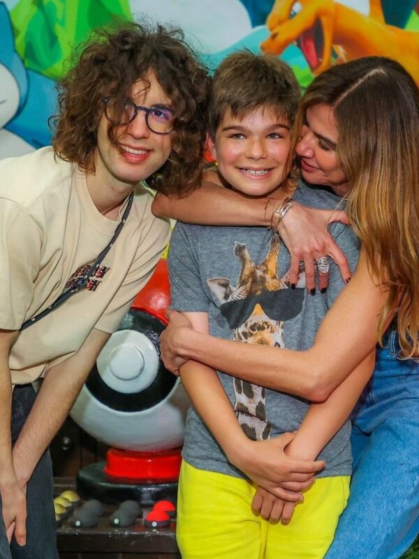 Luciana Gimenez com os filhos Lucas e Lorenzo (Reprodução/ Instagram)
