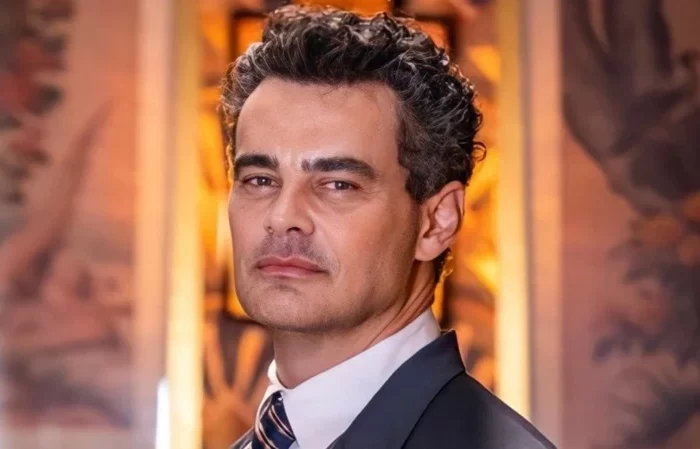 Carmo Dalla Vecchia é o advogado Érico Requião em 'Amor Perfeito' (Divulgação/ Globo)