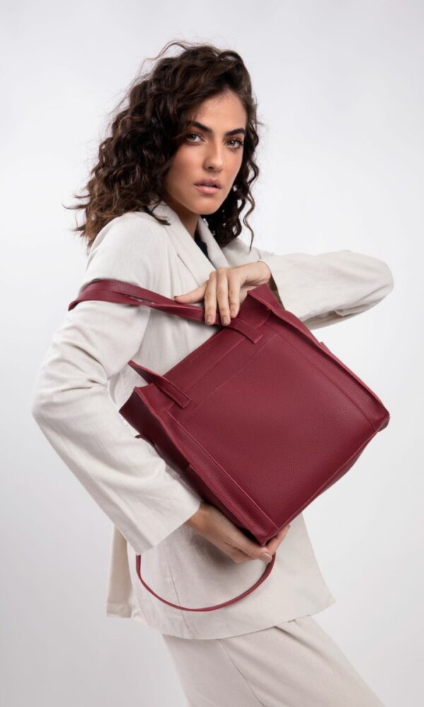 Dora Lis marca presença no Minas Trend com suas bolsas de couro e impecável trabalho artesanal (Divulgação)