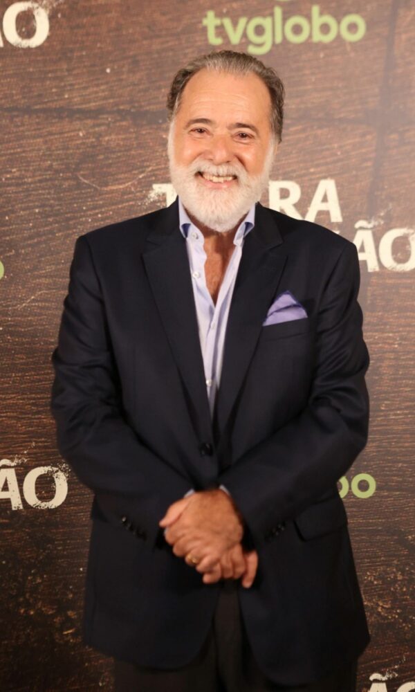 Tony Ramos interpreta o fazendeiro poderoso Antônio La Selva na novela Terra e Paixão, da Globo (Foto: Globo/Reginaldo Teixeira)