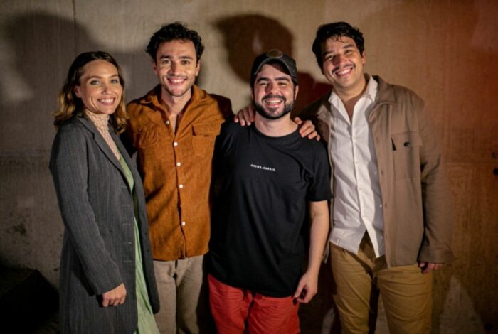 Julia Gorman, Pedro Henrique Lopes, o diretor Diego Morais e Rodrigo Salvadoretti (Foto: Júnior Mandriola)