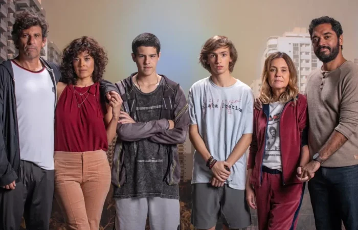 Maeve e o elenco central da série 'Os Outros' (Divulgação/ Globoplay)