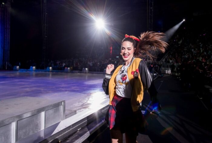 Marcele Cataldo em ação como apresentadora do Disney on Ice (Divulgação)