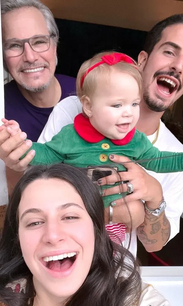 Edson Celulari e seus três filhos Enzo, Sophia e Chiara (Foto: Reprodução/ Instagram)