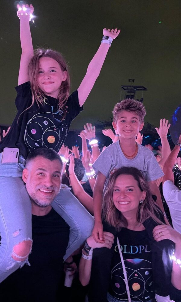 Raoni Carneiro e Fernanda Rodrigues com os filhos Luisa e Bento (Foto: Reprodução/ Instagram)