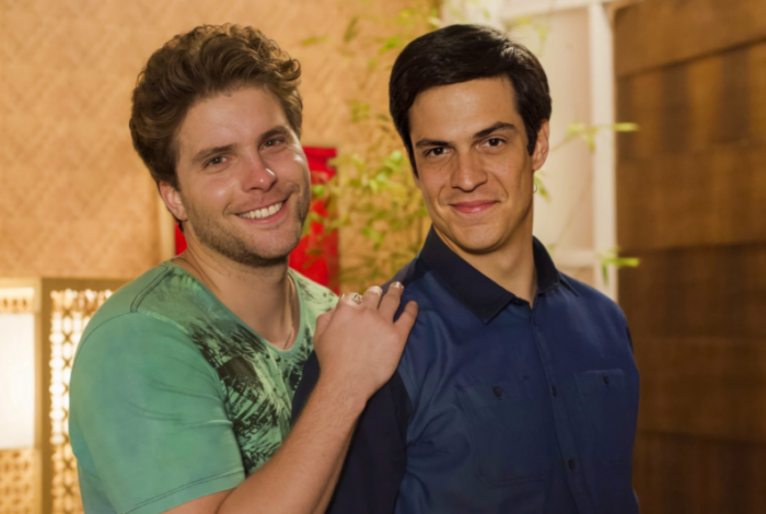 Atores Mateus Solano e Thiago Fragoso que interpretaram o primeiro casal homossexual da TV Globo, respectivamente Niko e Félix