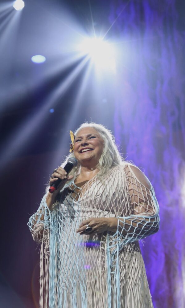Fafá de Belém faz turnê de espetáculo memorável, anuncia o que virá na celebração de 50 anos de carreira em 2025 e reforça sua potência (Foto: Bianca Tatamiya)