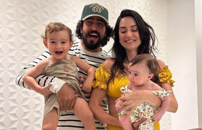Renato Góes, Thaila Ayala e os filhos, Francisco e Tereza (Foto: Reprodução/Instagram)