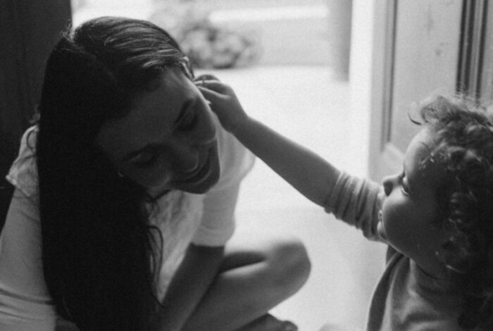 "Sei que cada fase tem o seu prazer e delícias, mas vou sentir saudades dela pequenina, então eu vivo mesmo. Dou colo mesmo. Beijo mesmo. Agarro mesmo. Quero amar muito a Bebel" (Foto: Diego Baptista)