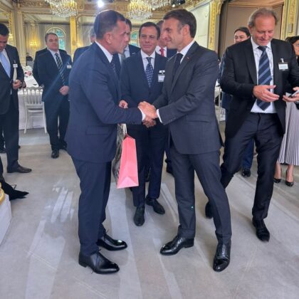 Alexandre Birman, CEO do AZZAS 2154, participa, em Paris, de encontro com presidente da França, Emmanuel Macron