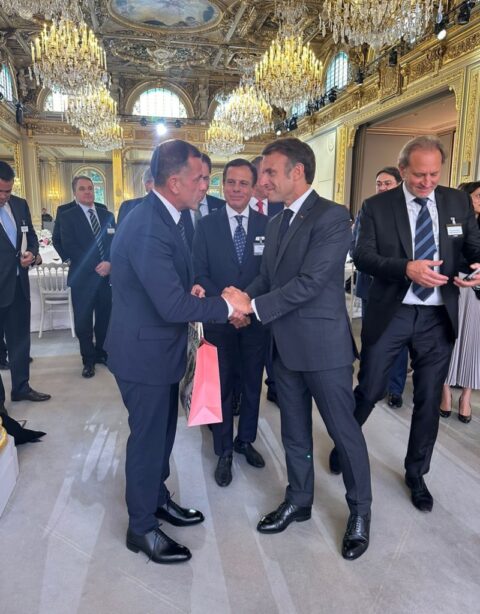 Alexandre Birman, CEO do AZZAS 2154, participa, em Paris, de encontro com presidente da França, Emmanuel Macron