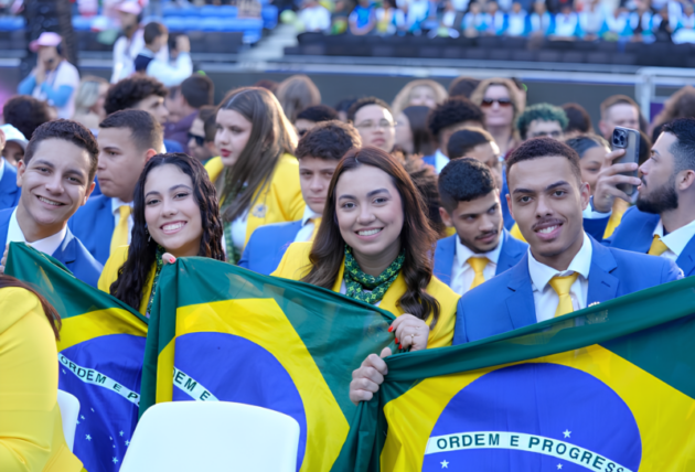 SENAI CETIQT desenvolve uniformes da delegação do Brasil na WorldSkills e mostra ao mundo expertise da equipe de normalização