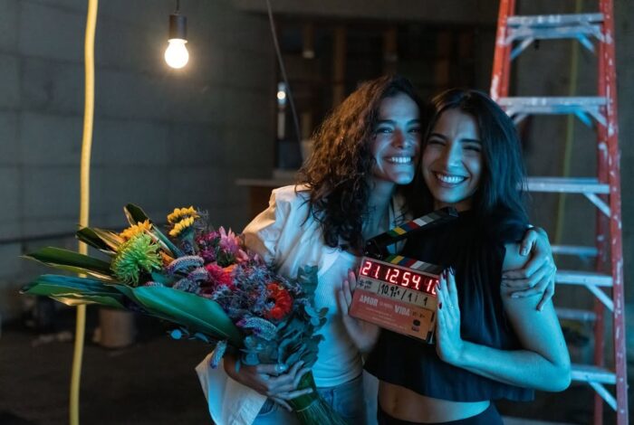 Bruna Marquezine e Rayssa Bratillieri nas gravações de 'Amor da Minha Vida' (Reprodução/Instagram)