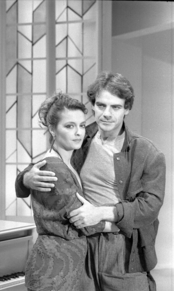 Maria Zilda Bethlem e Mário Gomes no sucesso 'Vereda Tropical', de 1984, disponível no Globoplay (Divulgação/Globo)