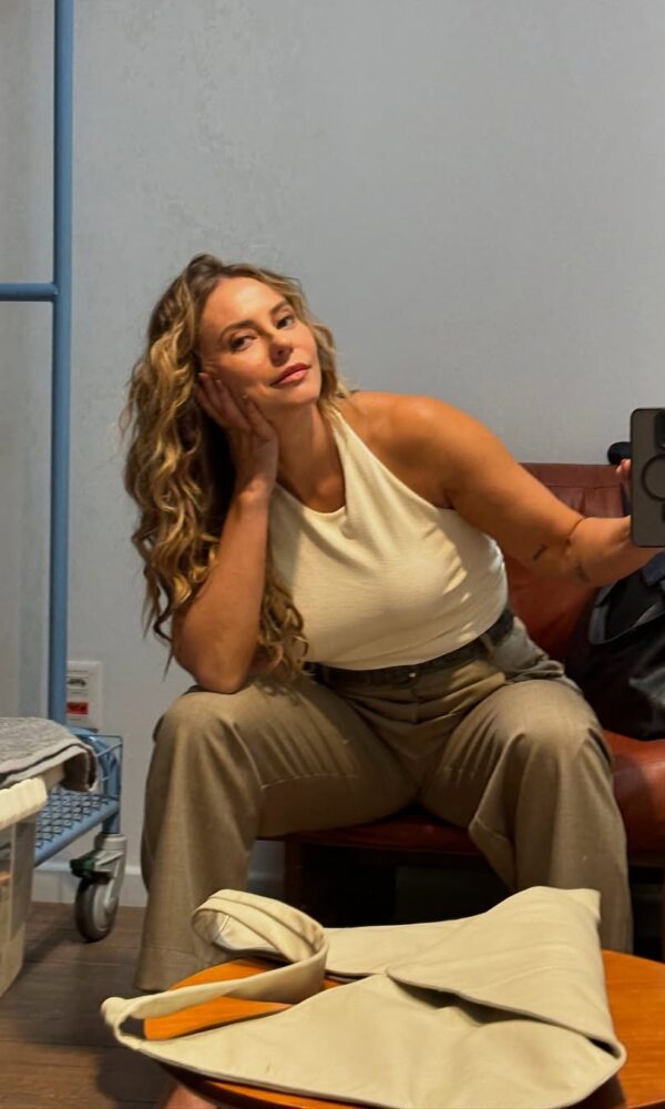 Paolla Oliveira nos bastidores como Heleninha: "Estou tentando fazer uma coisa realmente nova após esses 30 anos" (Foto: Reprodução/Instagram)