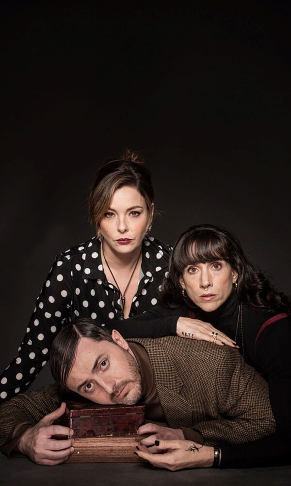 Regiane Alves, Marina Elias e Bruno Feria no espetáculo 'Nosso Irmão' (Divulgação)