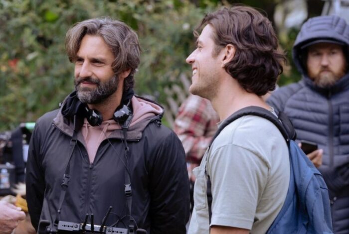Marco Calvani e Marco Pigossi no set de 'Maré Alta' (Divulgação)