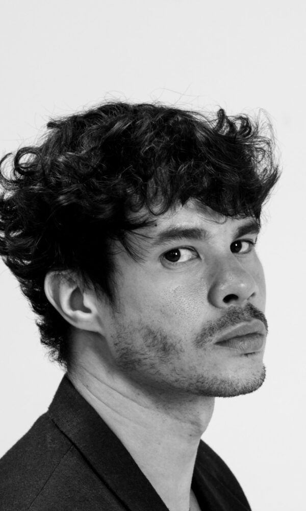 Vinicius Teixeira estrela filme musical LGBQIA+ e nordestino, classificado como um "Mamma Mia gay e nordestino" (Reprodução/Matheus Marangoni)