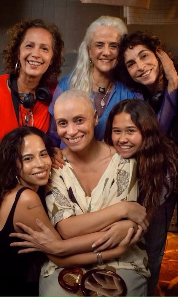 Clélia Bessa, Marieta Severo, Rosane Svartman, Nathália Costa, Suzana Pires e Elisa Bessa, filha de Clélia, que inspirou a produção (Divulgação)