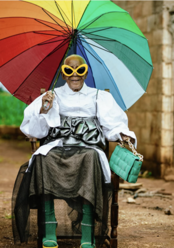 Margareth Chola, viralizou nas redes sociais como Legendary Glamma, exemplo de identidade cultural da Zâmbia para o mundo (Foto: Redes sociais)