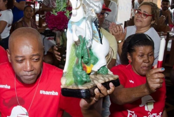 Nando Cunha celebra São Jorge: Ele é um amigo que podemos conversar, dizer que está difícil, acender velas, pedir proteção" (Acervo pessoal)