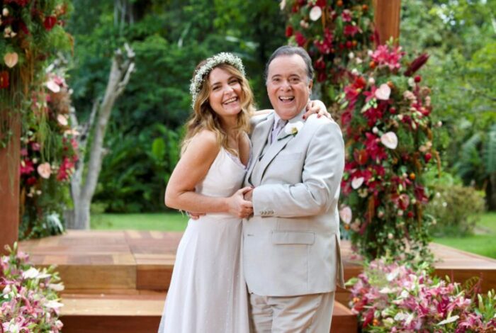 Claudia Abreu e Tony Ramos fazem par romântico em 'Dona de Mim' (Foto: Divulgação/Globo)