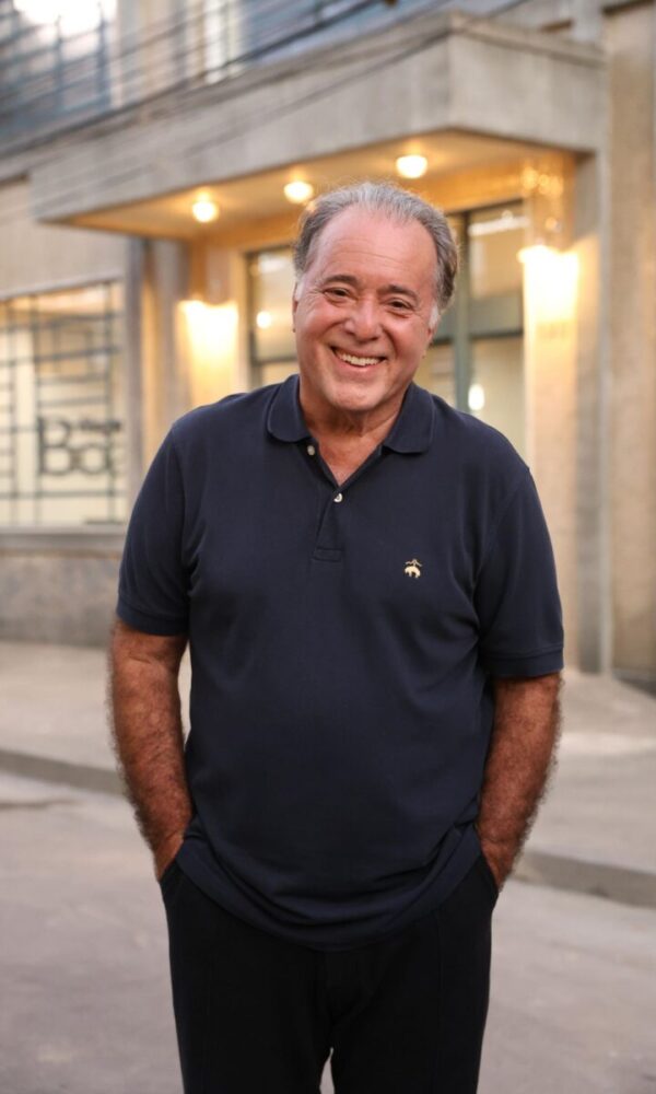 Tony Ramos fala da alegria de trabalhar há 60 anos ininterruptamente e diz que nem o sucesso e nem o fracasso o impressionam (Foto: Divulgação/Globo)
