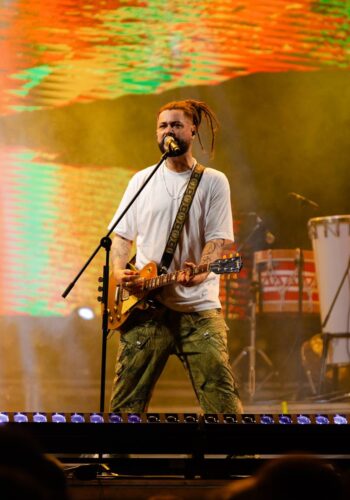 Maneva dá o start à turnê "20 anos Origem" (Foto: Divulgação)