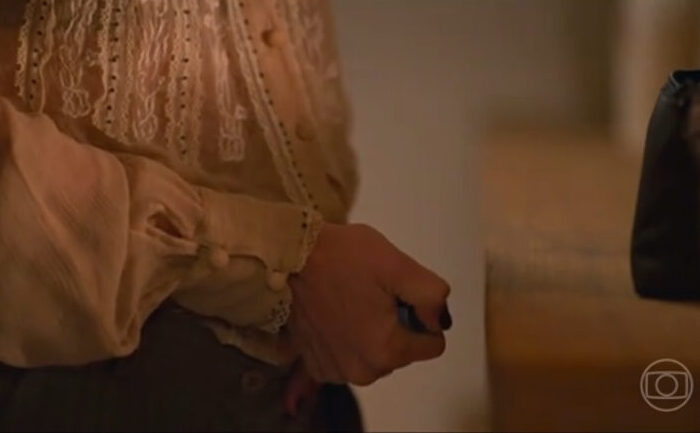 A personagem de Alice Wegmann no remake de "Vale Tudo", Solange Duprat, é diabética. (Reprodução/TV Globo)