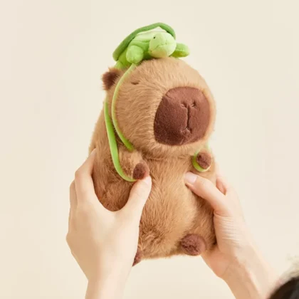 As capivaras são o momento e estão em produtos de todas as lojas, inclusive pelúcias fofas (Reprodução/X)