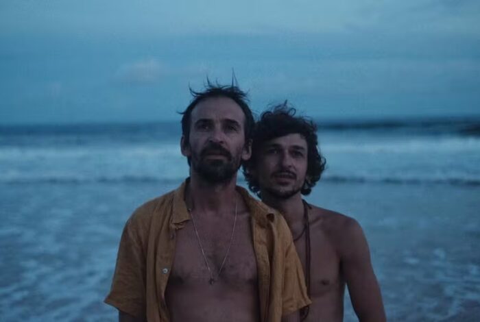 Os irmãos Júlio Andrade e Ravel Andrade estão juntos como pai e filho em nova série sobre Raul Seixas que estreia dia 26 no Globoplay (Foto: Ellen Clarice)